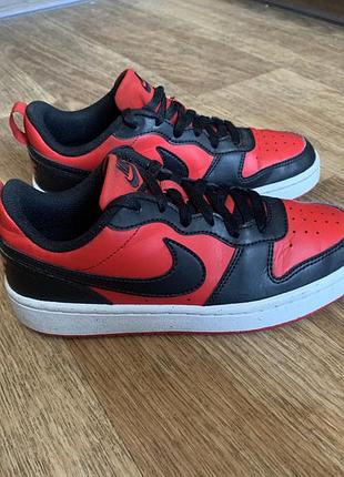 Шкіряні кросівки nike р.36 р.36,5 найк підліткові хлопцю