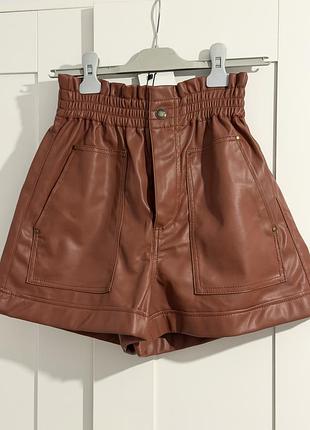 Шорти шкіряні zara