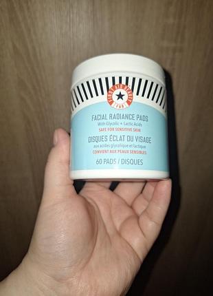 First aid beauty facial radiance pad