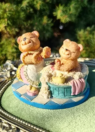 Коллекционная фигурка, миниатюра "медвежата" из серии cherished teddies.