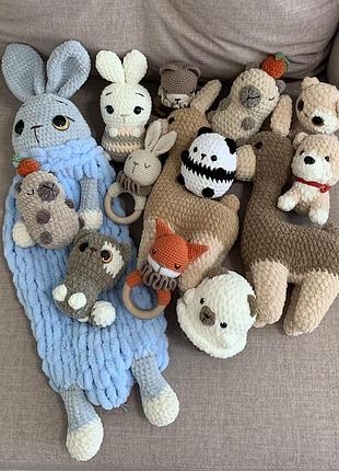 Вязані іграшки з плюшевої пряжі