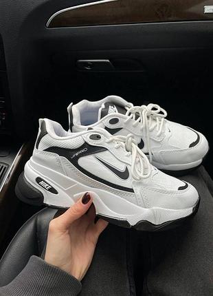 Nike pro black/white жіночі кросівки розпродаж