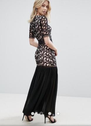 Платье макси с вышивкой на новый год