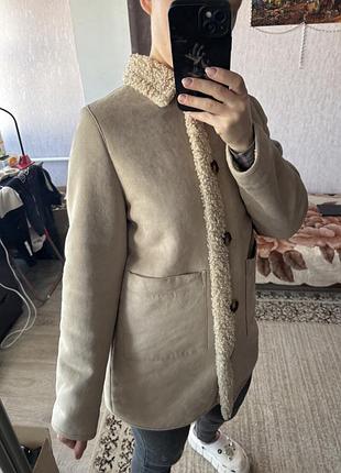 Пальто підліткове  zara з еко-замші з утепленням шерпа, бежеве, розмір xs–s (11–12 років / 152)