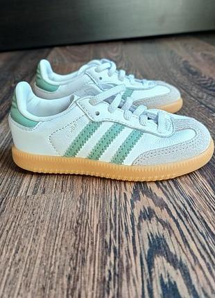 Adidas шкіряні дитячі кросівки
