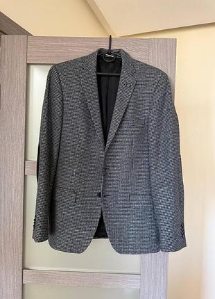 Продаю мужской пиджак  lagerfeld