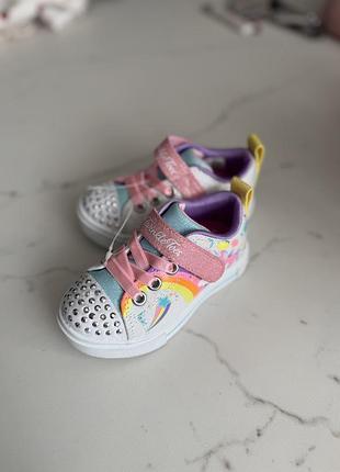 Нові кросівки skechers