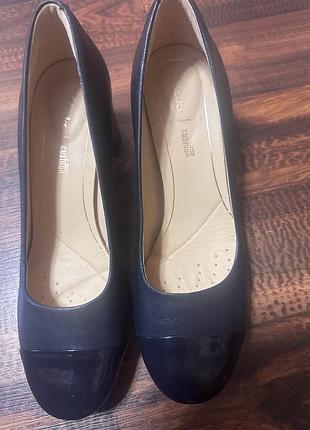 Шкіряні туфлі clarks 38