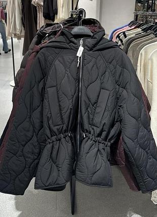 Шикарна легка куртка zara на весну, стьобана куртка, стьогана