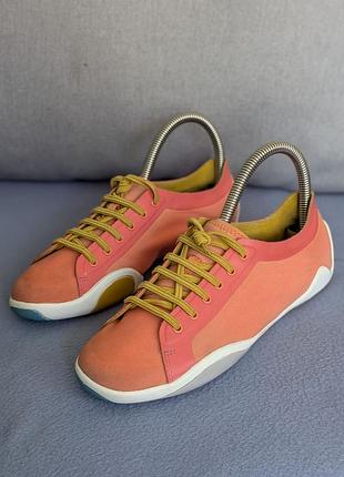 Camper оригінальні жіночі кросівки
