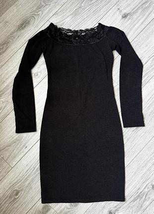 Плаття жіноче чорне off-shoulder з мереживом облягаюче розмір s
