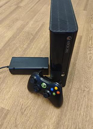 Игрова консоль xbox 360