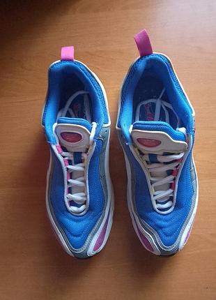Жіночі кросівки reebok