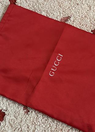 Красный оригинальный пыльник gucci