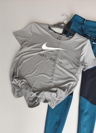 Nike футболка для спорту