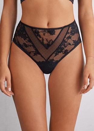 Стильні високі трусики від бренду intimissimi