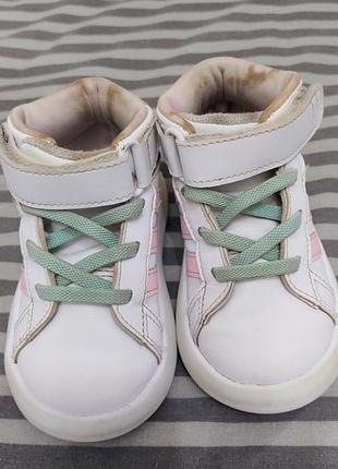 Продам высокие кроссы adidas 21р