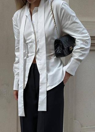 Жіноча сорочка з завʼязками ззаду, жіноча рубашка на завʼязках на спині, біла сорочка з утяжкою, обоягаюча сорочка, облягаюча рубашка з шнурівками