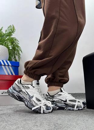 Кросівки жіночі nike initiator black white