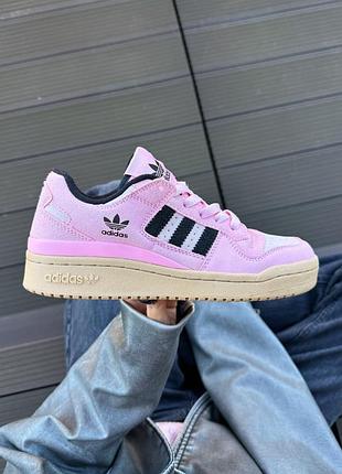 Шикарнезні жіночі кросівки adidas forum low pink black рожеві
