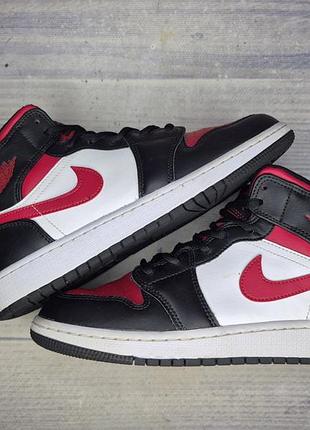 Кроссовки nike air jordan 1 mid