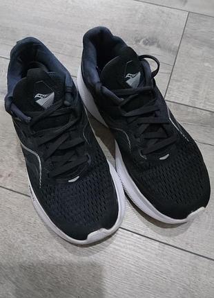 Кросівки saucony