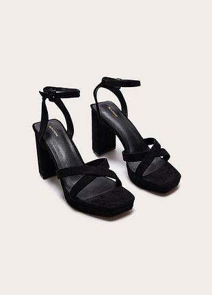 Босоножки 40р prettylittlething