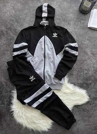 Спортивный костюм adidas