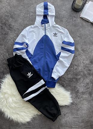 Спортивный костюм adidas