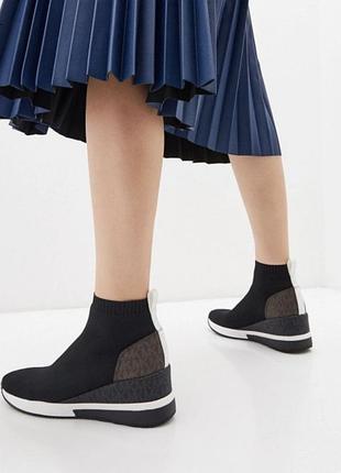 Кросівки michael kors 40р чудовий стан