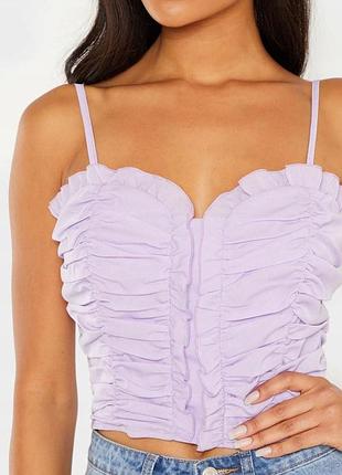Жіночий фіолетовий топ з рюшами та драпіруванням від бренду prettylittlething