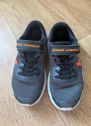 Дитячі кросівки under armour, розмір 33