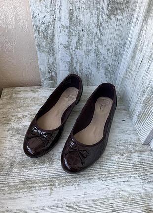 Шкіряні балетки clarks