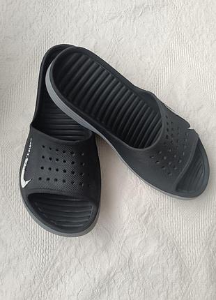 Підліткові шльопанці nike р. 38 39