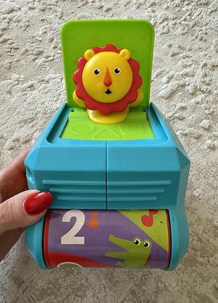 Музична скринька від fisher-price.