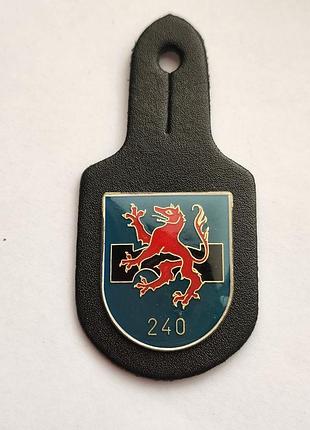 Нагрудный знак (brustanhänger) 240-го саперного батальона (pionierbataillon 240) из пассаа, нимечья. это предмет коллекционирования, связанный из тесто