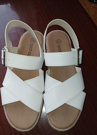 Босоножки кожаные женские boohoo