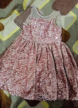 Нарядна сукня на дівчинку