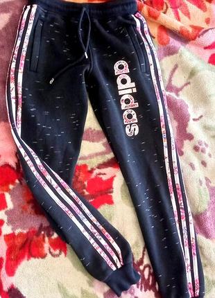 Спортивные штаны adigas c теплые
