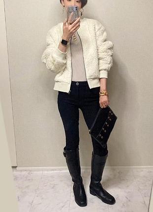 Uniqlo
бомбер з шерпи