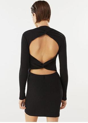 Черное трикотажное платье с открытой спиной bershka