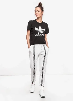 Бавовоняна жіноча футболка adidas
