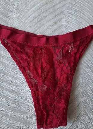Малиновые кружевные трусики фирмы intimissimi размер м
