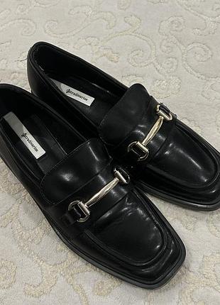 Лофери stradivarius
