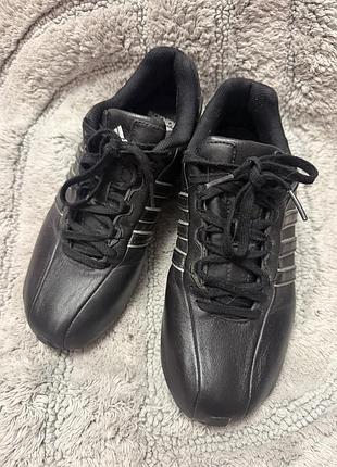 Кросівки adidas 40 р.( уст 25 см,шкіра