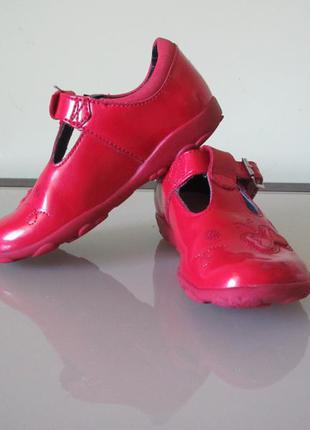 Красные туфельки clarks, pазмер 22,5/23 (английский размер 6f).4 фото