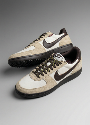 Nike новые кроссовки 44
