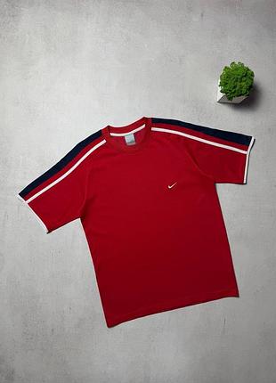 Вінтажна спортивна футболка чоловіча nike vintage 90s mini swoosh червона