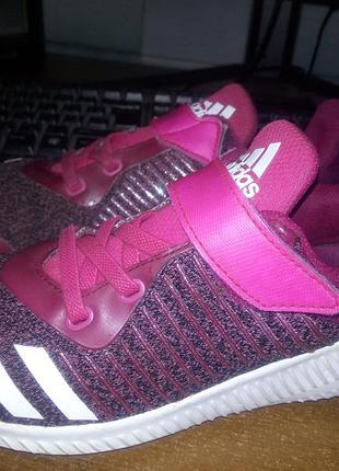 Фирменные кроссовки adidas performance fortarun