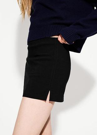 Коротка стрейчева спідниця-шорти 2 в 1 bershka